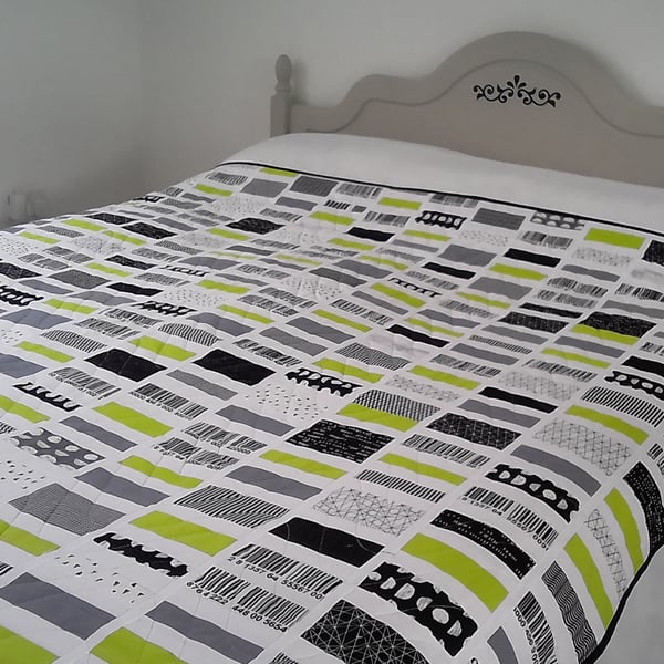 HANDMADE QUILTED THROW - Barcode
