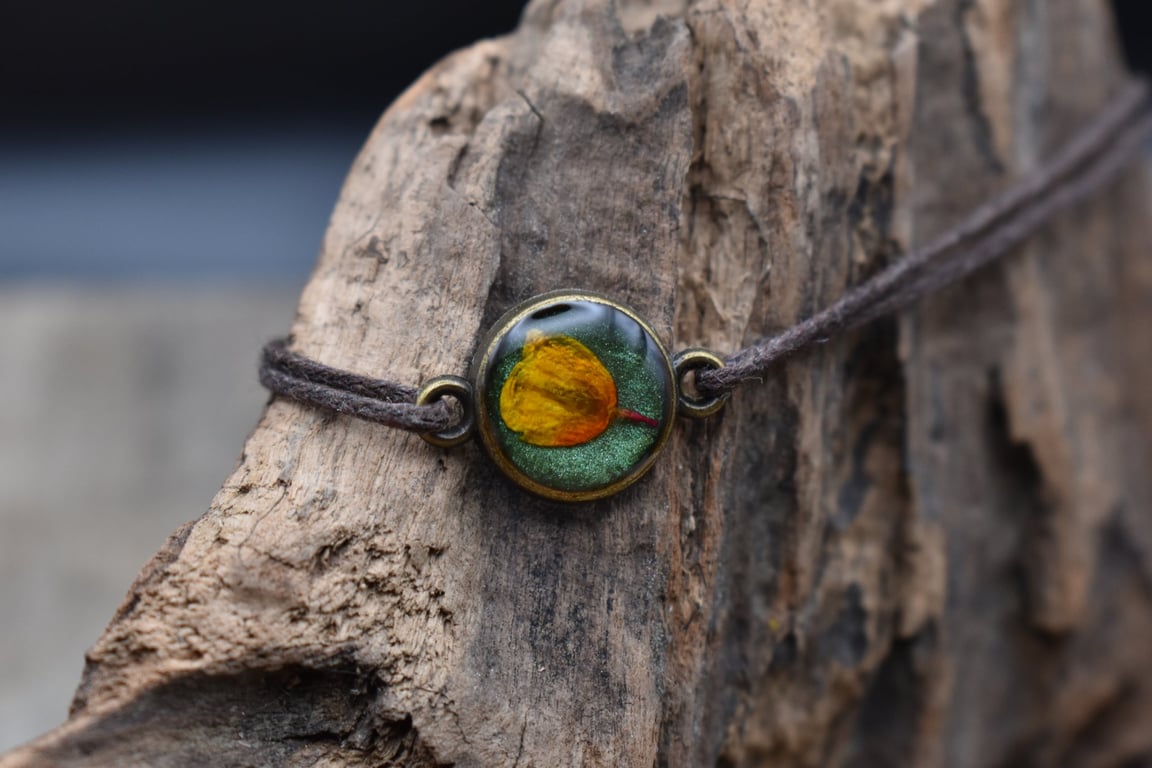 Adjustable Resin Bracelet with Pressed Berberis Bud, Green, Waxed Cotton Cord