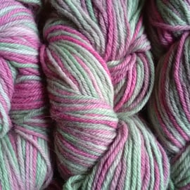 SPECIAL! 200g Hand-dyed  WOOL ALPACA DK Mint Bubblegum