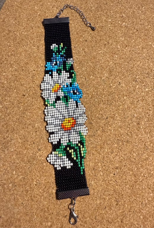Handmade Beaded Bracelet with Daisies and Blue Flowers