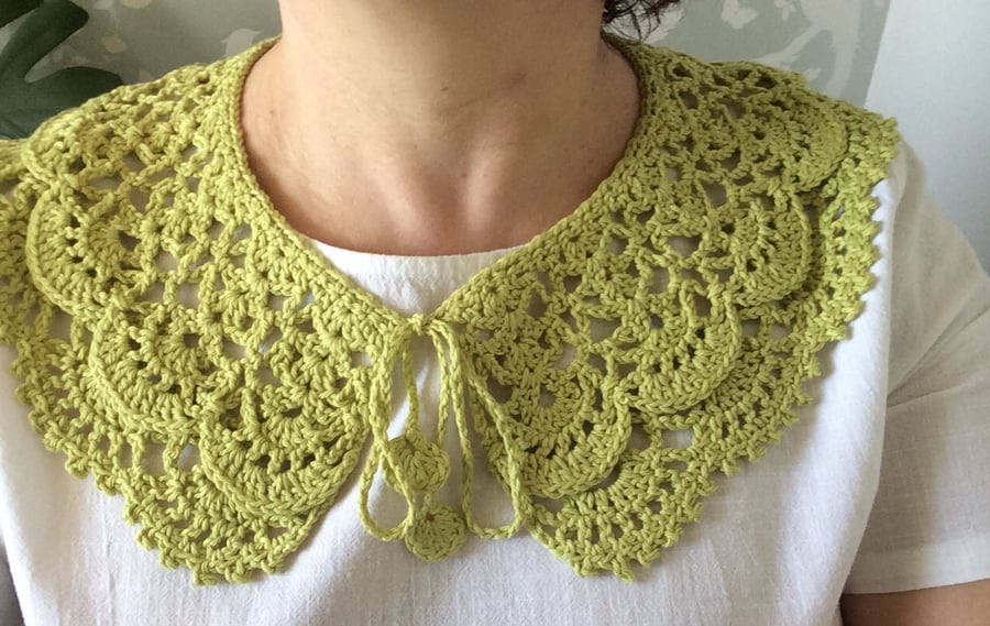 Large Handmade crochet Lime Lace Vintage Ladies Collar , free 2nd class P&P