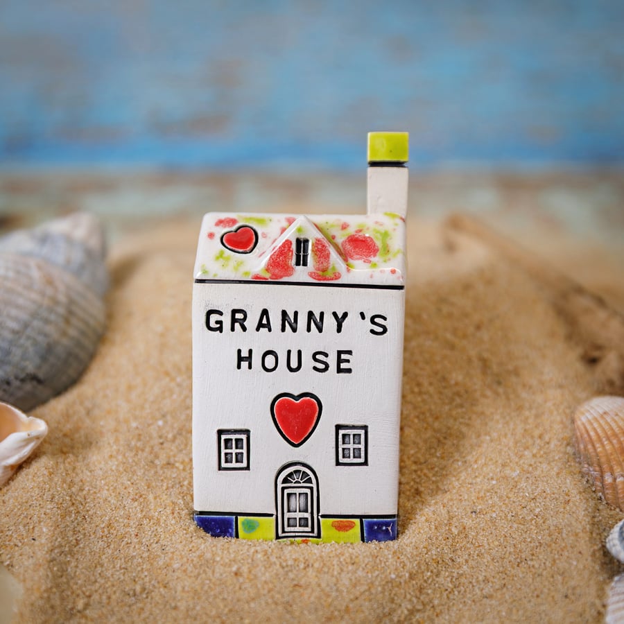 Granny’s House,House Warming Gift, Gift for Mother, Tiny Ceramic House