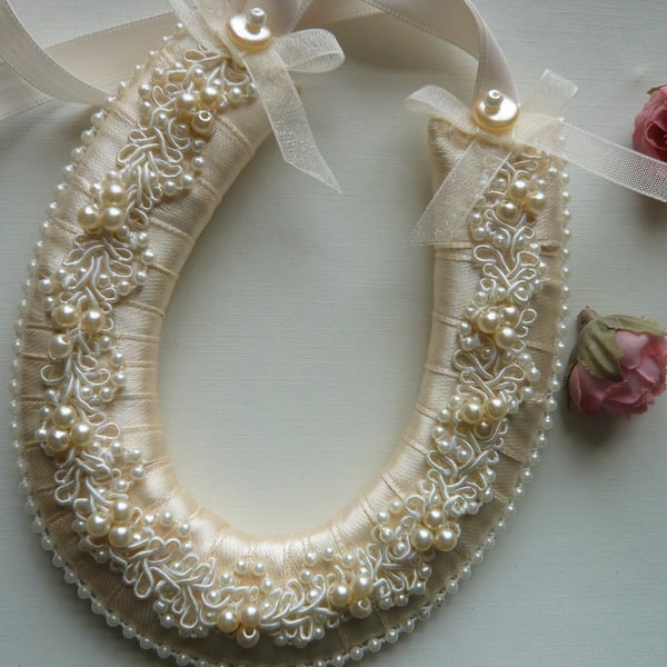 Small Cream Wedding Horseshoe