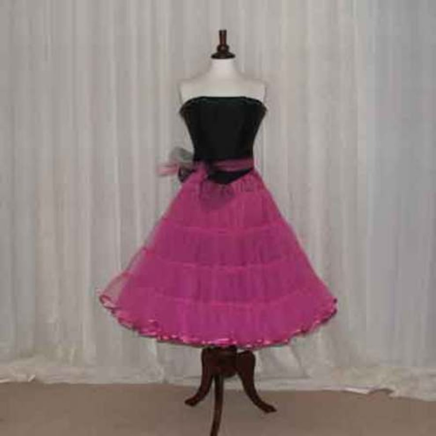 Vintage style 50's rock 'n' roll custom made petticoat with satin bound edge 