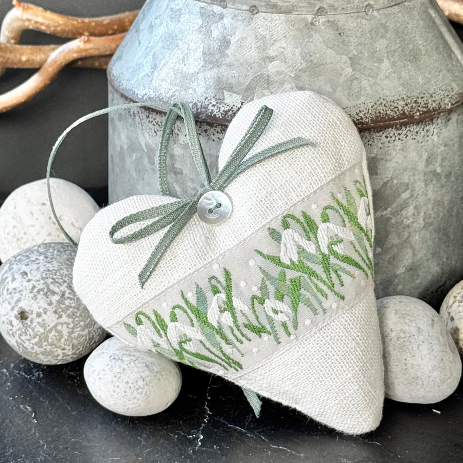 NEW YEAR SNOWDROP HEART DECORATION - white linen