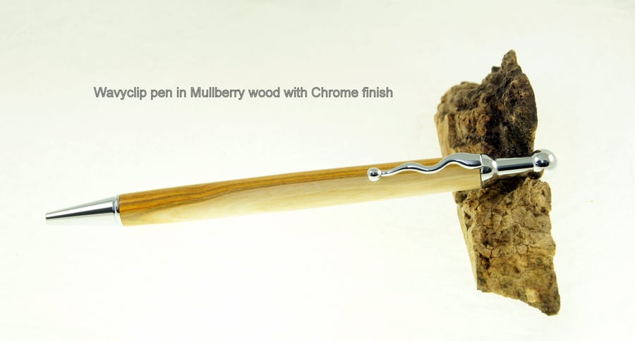 Wavy Clip pen in Mullberry