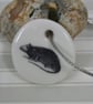 Pebble keyring with a rat image - Image 4