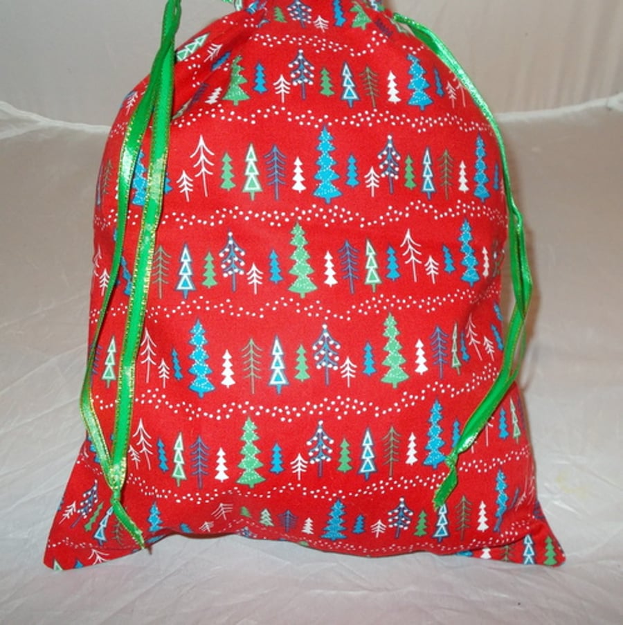 Christmas drawstring  bag printed with Christmas trees.