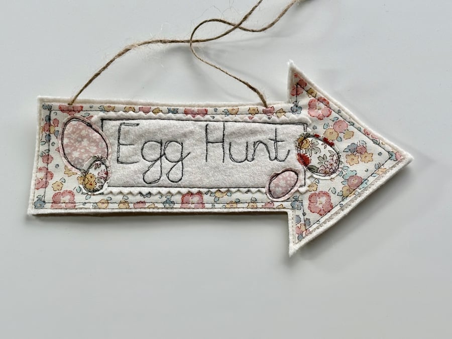 Egg Hunt Hanging Sign