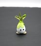 small glass spring onion figure - Image 2