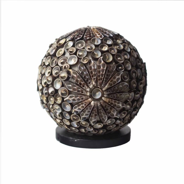 Boho Sea Shell Lamp - Chocolate Twist Globe - 15cm. This handcrafted lamp, metic