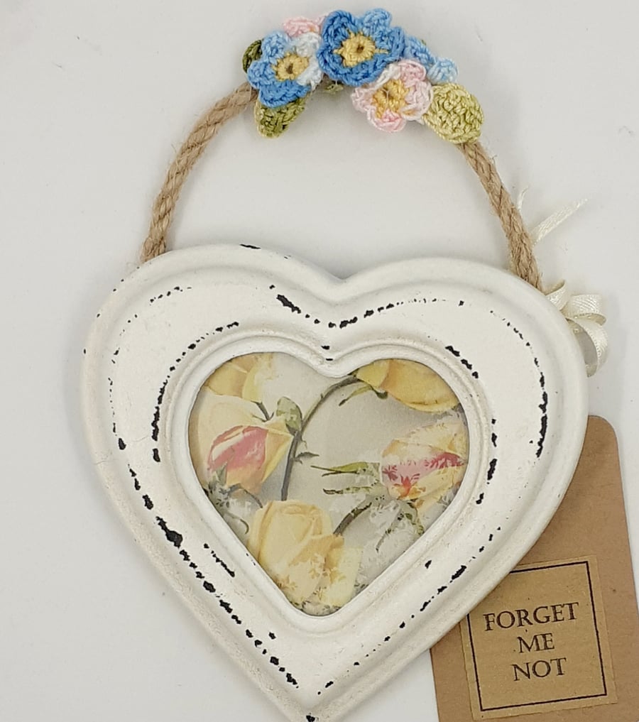 Crochet Forget-me-nots Heart Photo Frame 