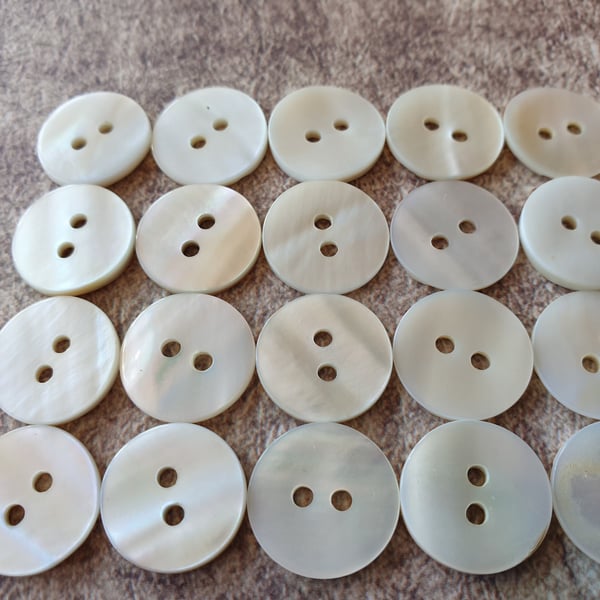 9 16" 15mm Rainbow White Pearl Buttons