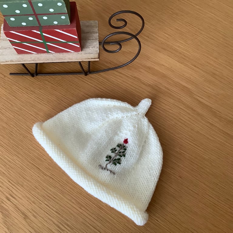 Hand Knitted Unisex Baby Beanie 0-6 Months