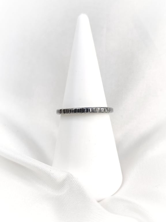 Sterling silver patterned band