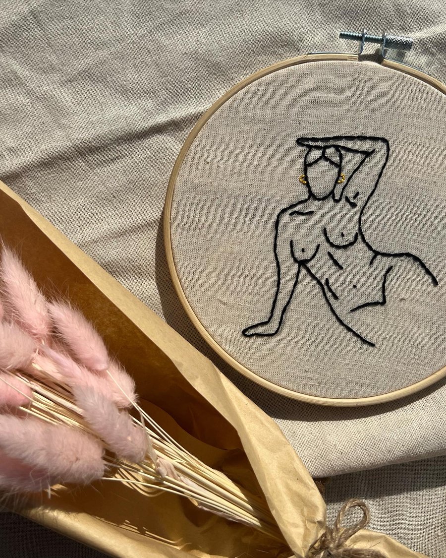 Abstract Fem Line Art Embroidery