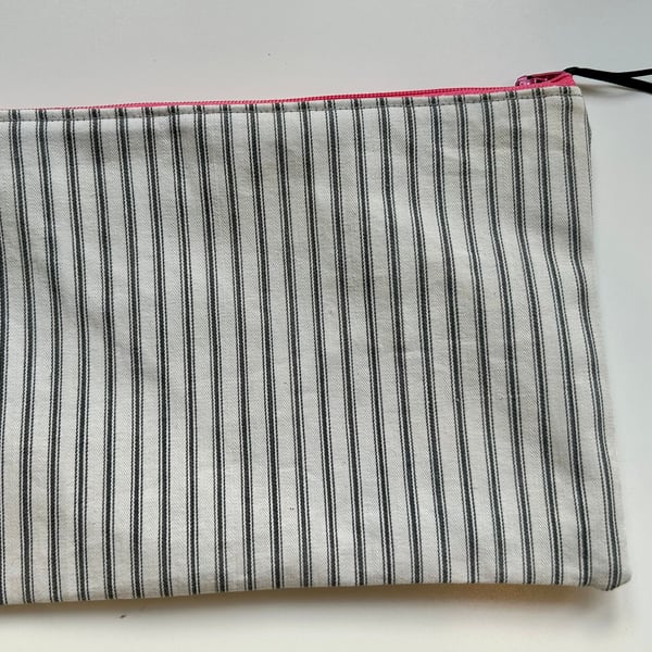 Notion Pouch, project bag, purse, zipped pouch, bag for notions, craft storage, 