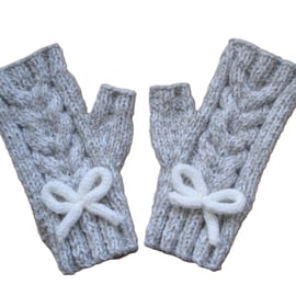 Sparkly Silver Grey  Fingerless Gloves Wrist Warmers With A White Bow (J46)