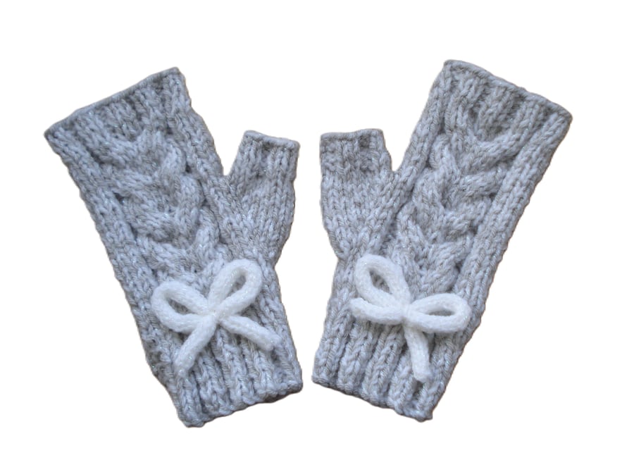 Sparkly Silver Grey  Fingerless Gloves Wrist Warmers With A White Bow (J46)