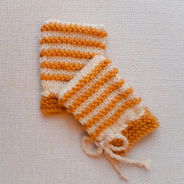 KNITTING PATTERN PDF Gold Style Mittens