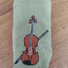 Tissue Holder green with embroidered Violin
