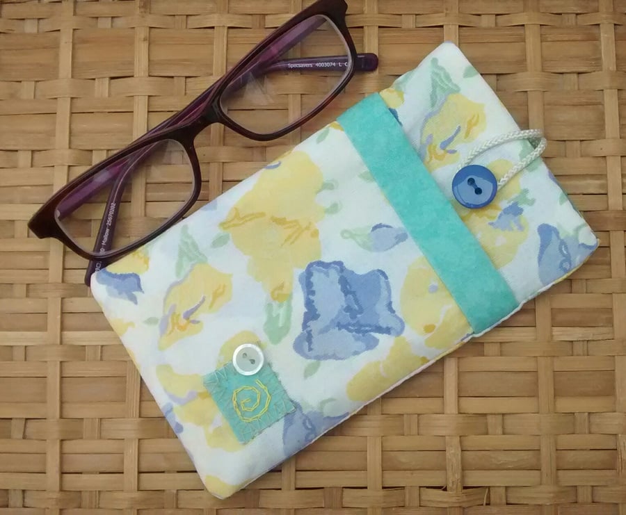 Glasses Pouch in Floral Fabric