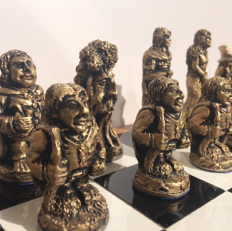 Lord of the Rings Chess Set LOTR Themed Chess Pieces in Gold -  Portugal