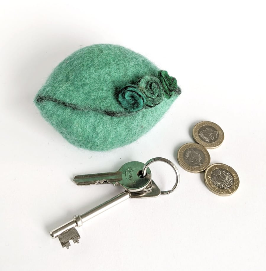 Pod purse: Felted wool purse - mint green
