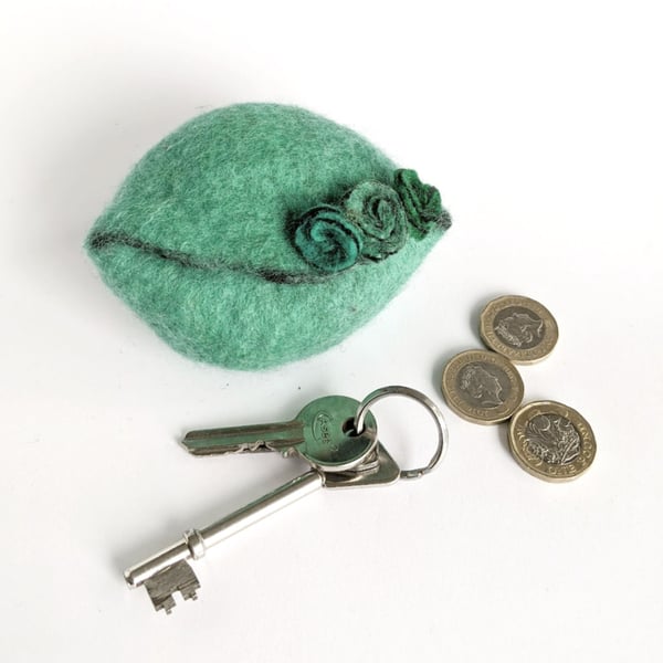 Pod purse: Felted wool purse - mint green