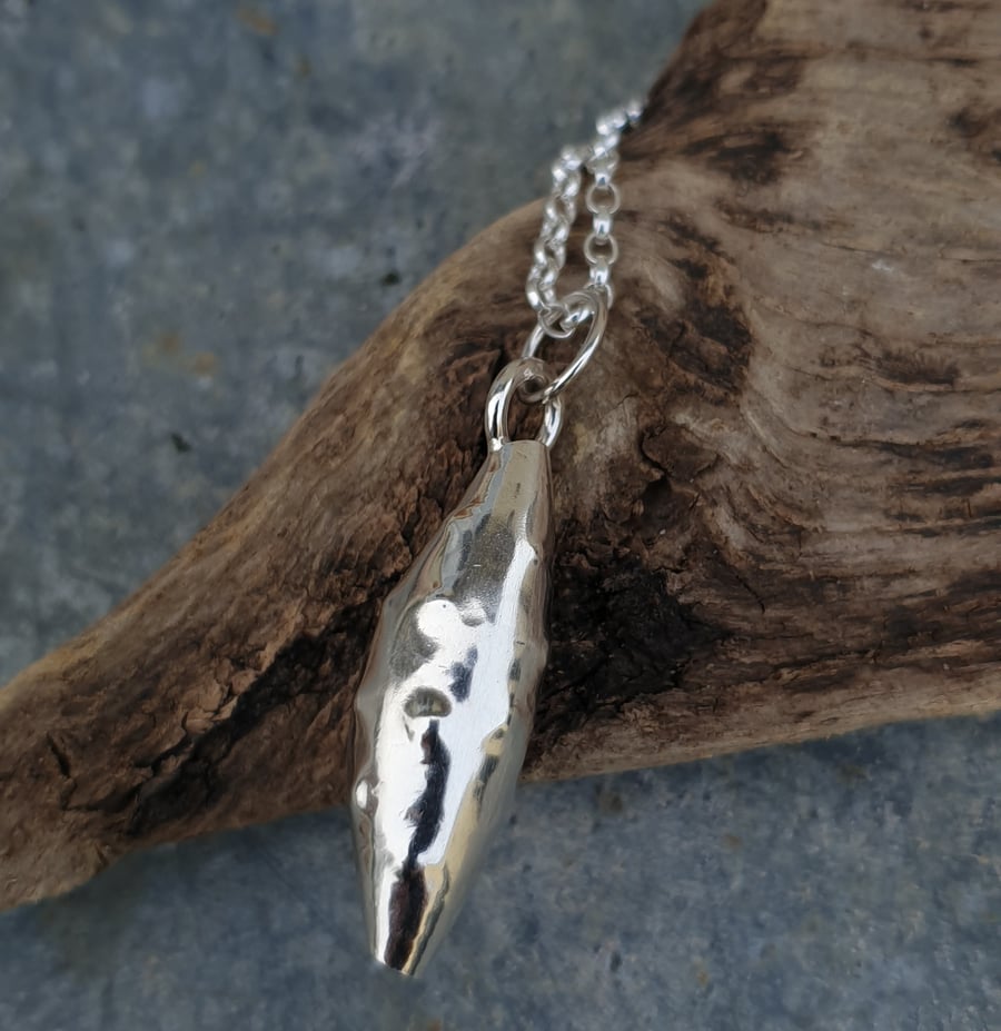 Silver 'pod' necklace 