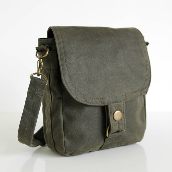 Convertible belt bag hipster plus in green by Minus