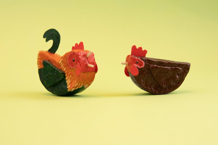 Pair of decorative recycled chicken ornaments - Rhode Island Red
