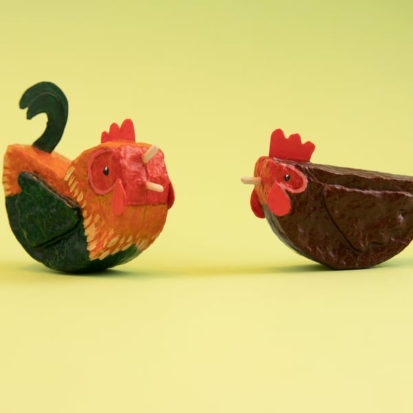 Pair of decorative recycled chicken ornaments - Rhode Island Red