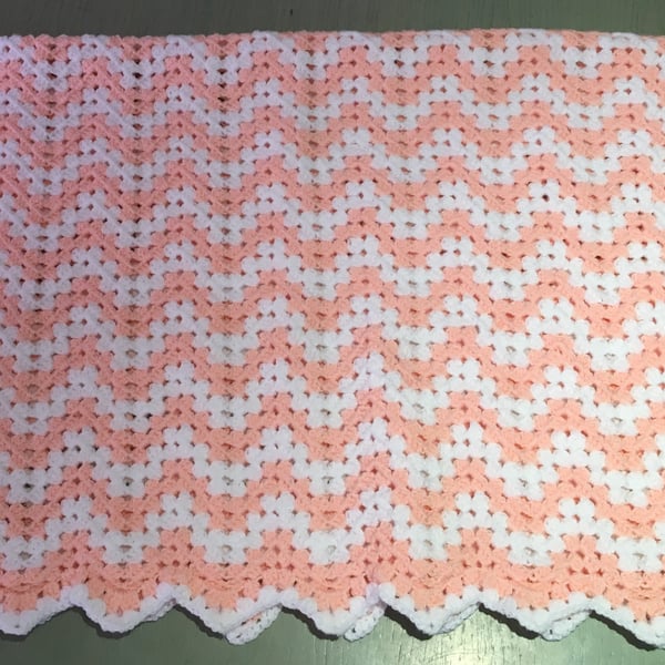 Gorgeous Zigzag Baby Blanket 