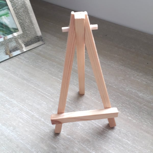 Mini wooden Eisel for displaying coasters or shell art.  