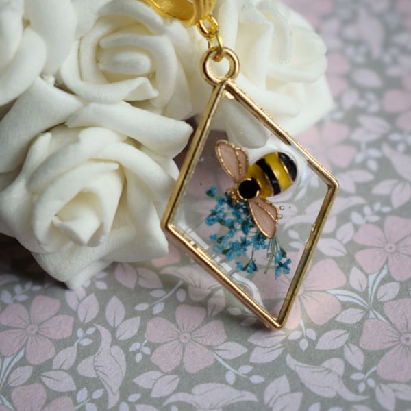 Bee and Dried Flower Pendant Necklace