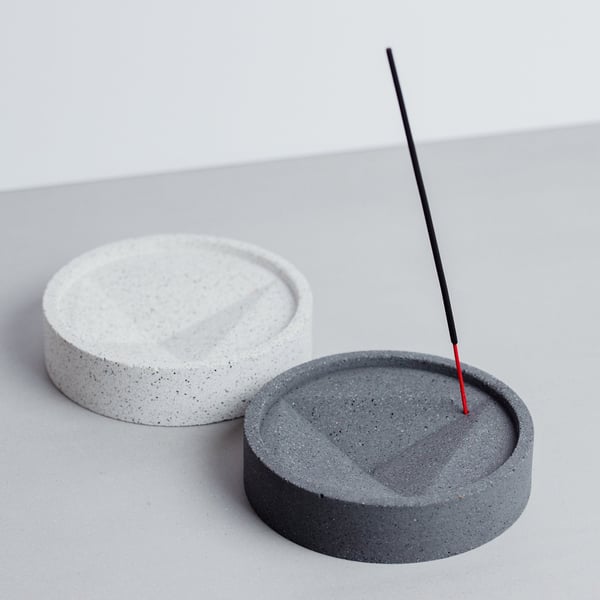 Modern Jesmonite Incense Holder: Round Concrete Palo Santo Plate