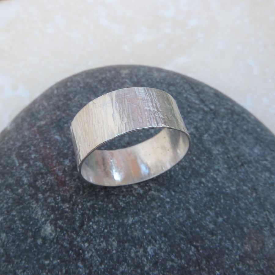 Sterling Silver Wide Textured Hammered Ring Band - UK Size Q - RNG025