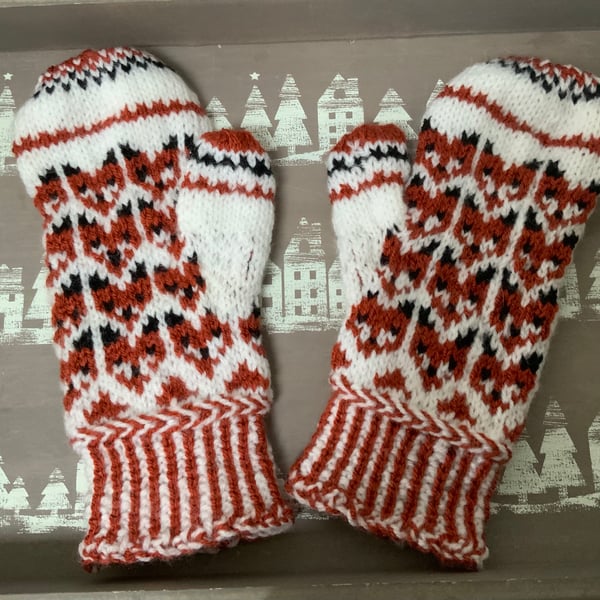 Hand Knitted Fox Head Design Ladies Autumn and Winter Mittens