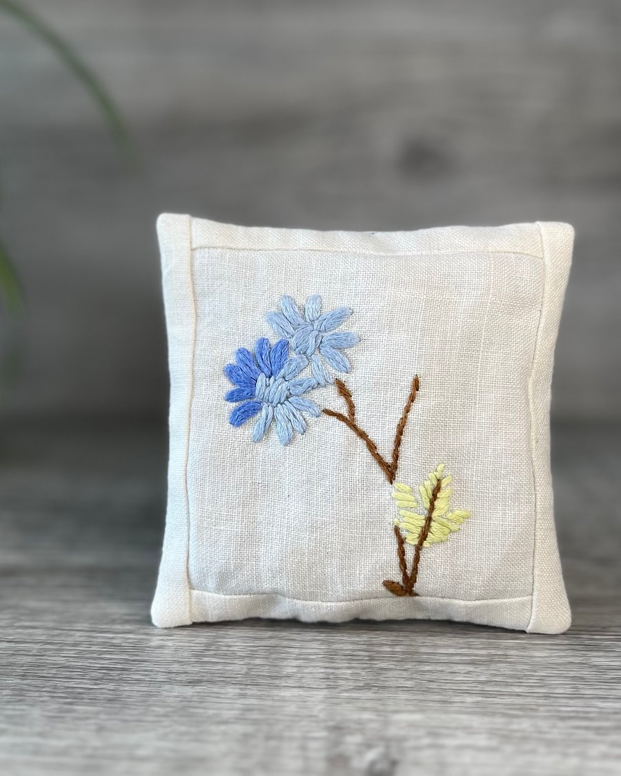Vintage Floral Embroidered Linen Lavender Bag