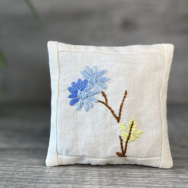 Vintage Floral Embroidered Linen Lavender Bag