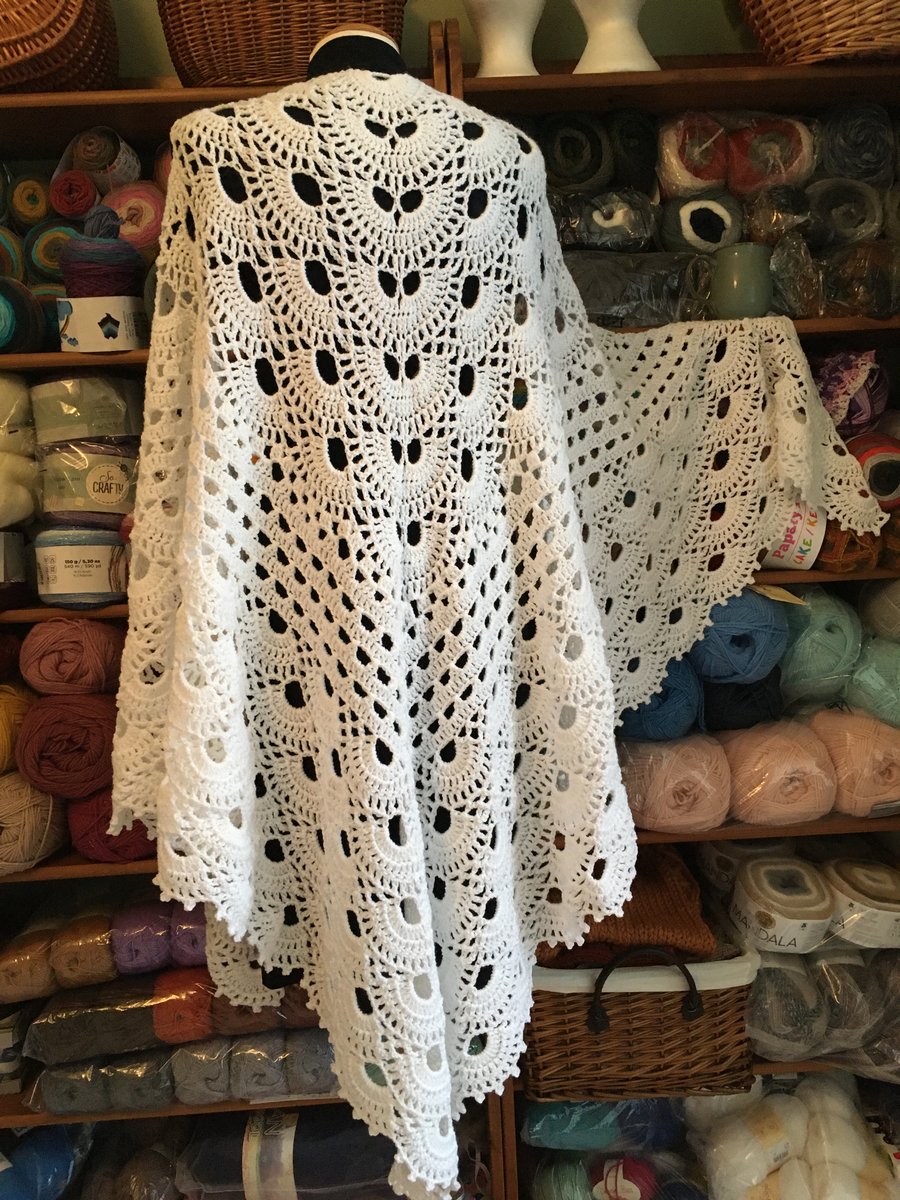 SALE Generous White Handmade Lace Shawl