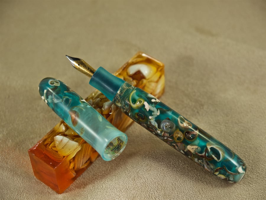 Collectors fountain pen with clam and winkle seashells, made on orkney. SB7