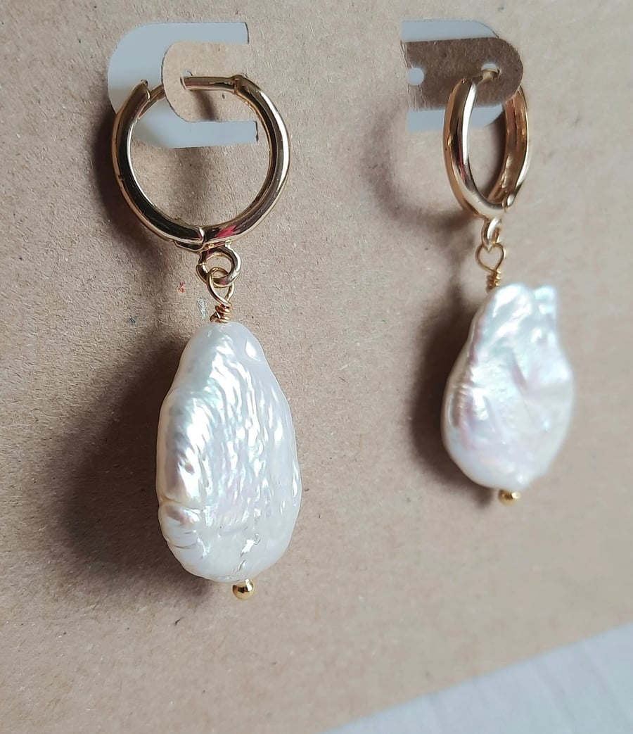 Large white keshi pearls gold plated huggie hoop earrings