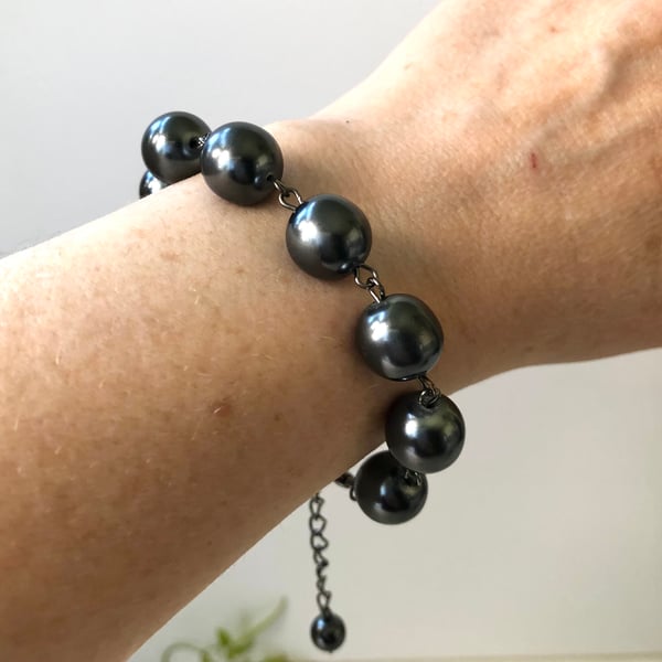 Black Glass Pearl Beaded Bracelet, Edgy Chain-Link Chunky Black Pearl Bracelet