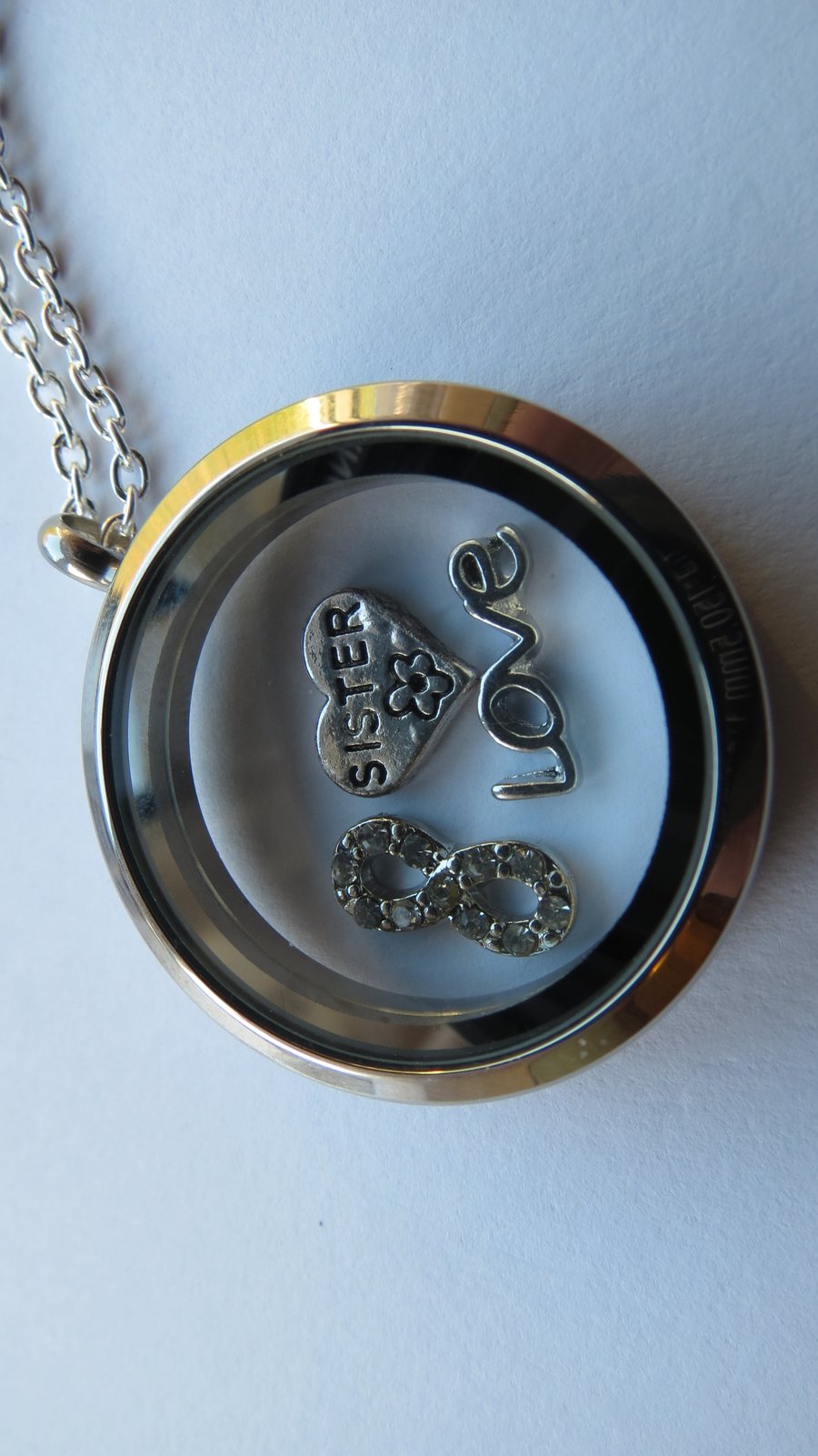 Floating Memory Locket Sister.