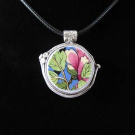 PENDANT VINTAGE CHINA CERAMIC NECKLACE