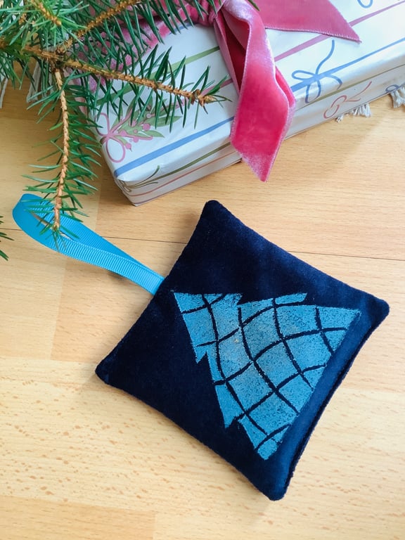 Velvet Lavender Sachet, Hand Printed Lavender Bag, Christmas Tree Ornament 
