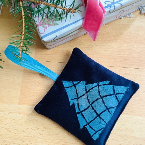 Velvet Lavender Sachet, Hand Printed Lavender Bag, Christmas Tree Ornament 