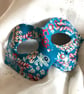 Fun eye mask in blue pattern decopatch